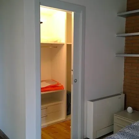 Lago 2 Downtown Apartment *
